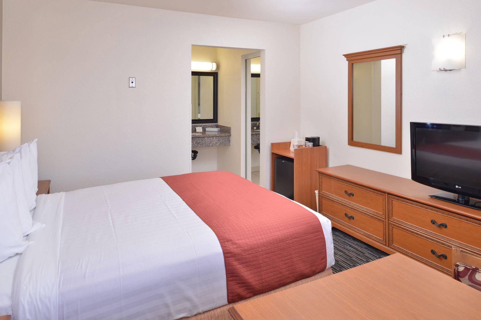 Pleasant Inn San Diego Room photo